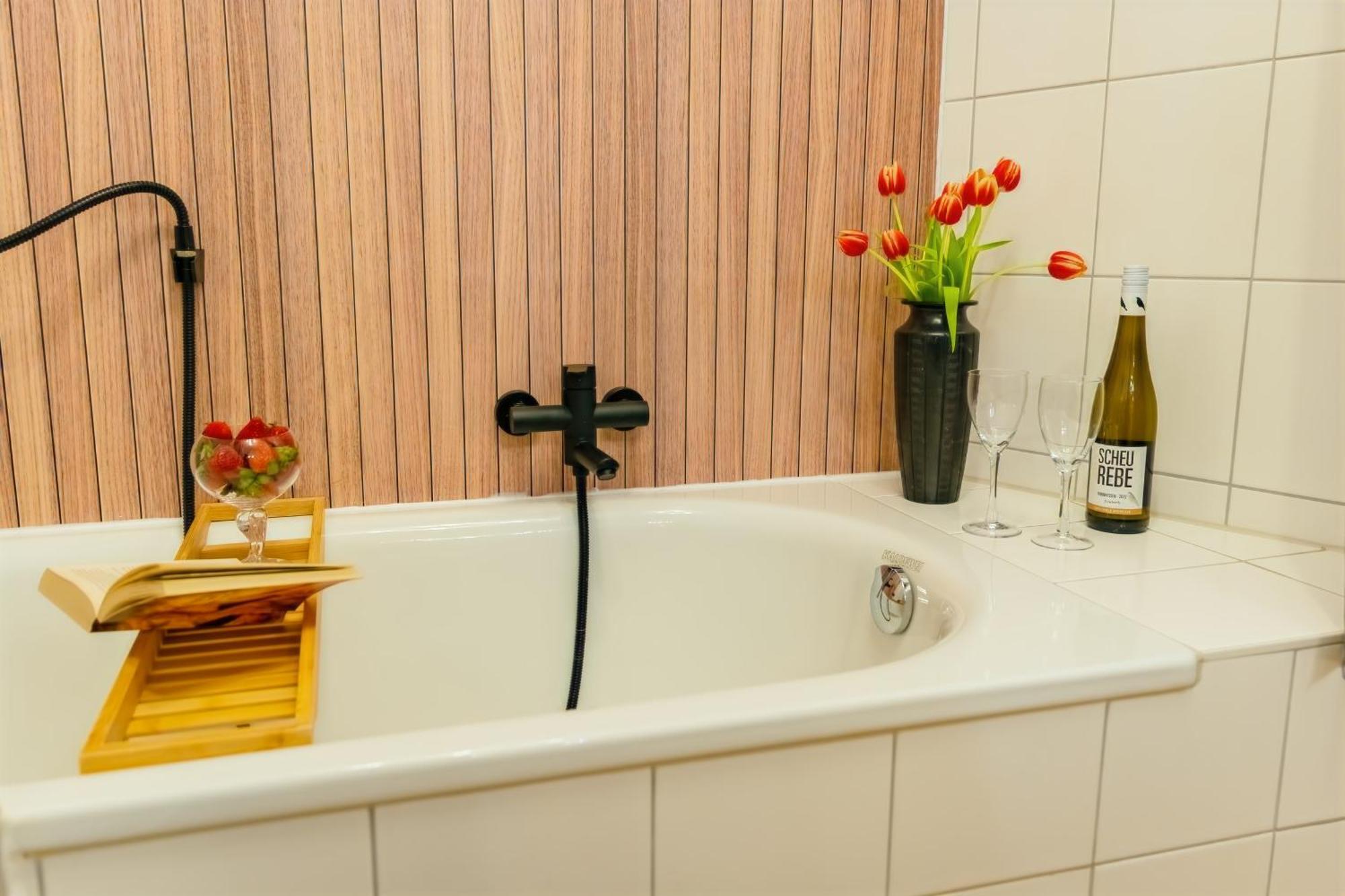 The Big Muenster Fuer Bis Zu 12, Whirlpool, Sauna, Zentral, Tischfussball, Balkon, Gasgrill Ульм Экстерьер фото