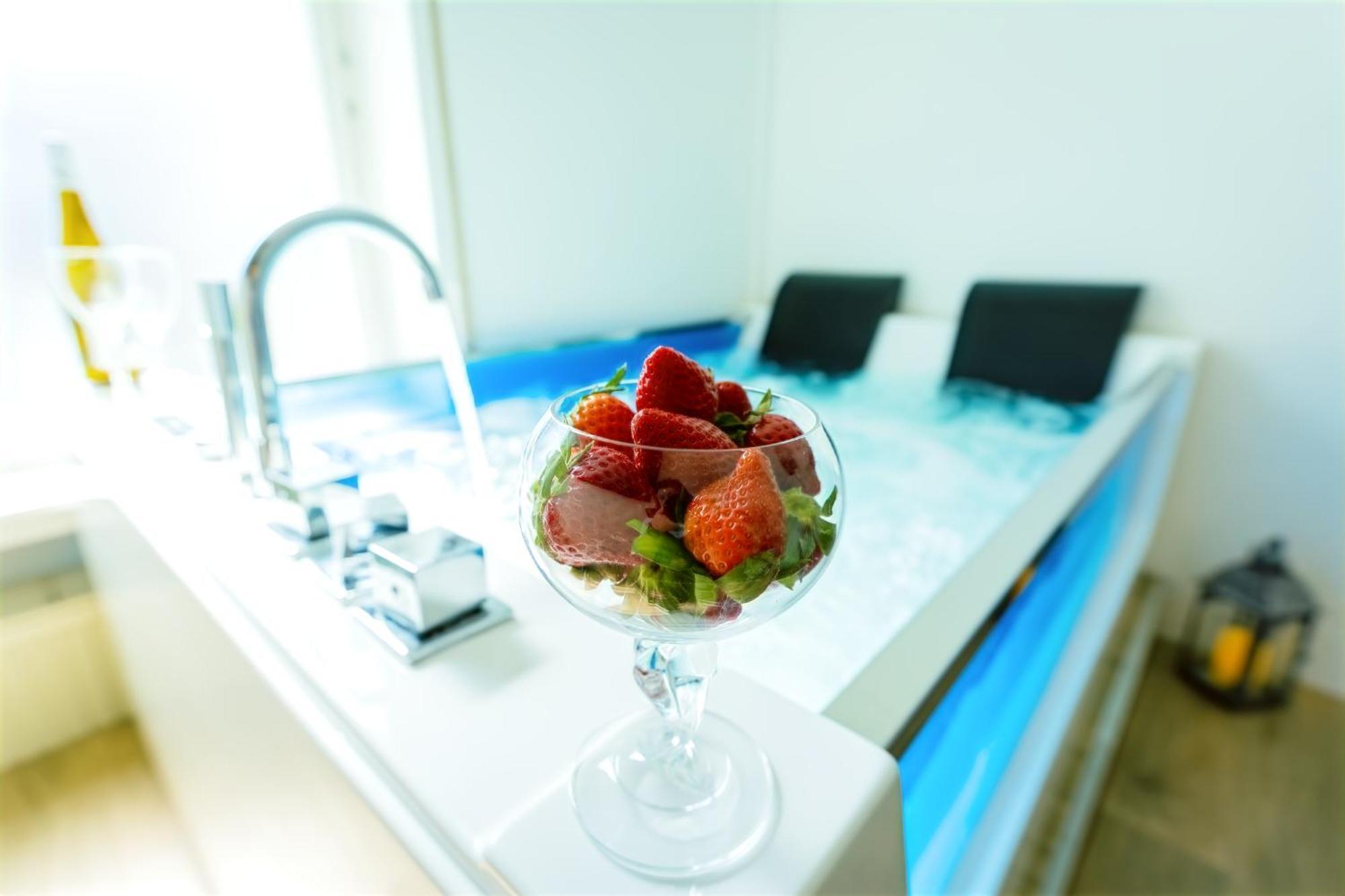 The Big Muenster Fuer Bis Zu 12, Whirlpool, Sauna, Zentral, Tischfussball, Balkon, Gasgrill Ульм Экстерьер фото
